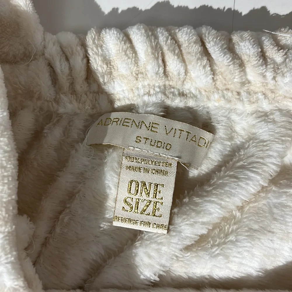 Adrienne Vittadini Studio cream beige leopard print towel wrap one size NWOT